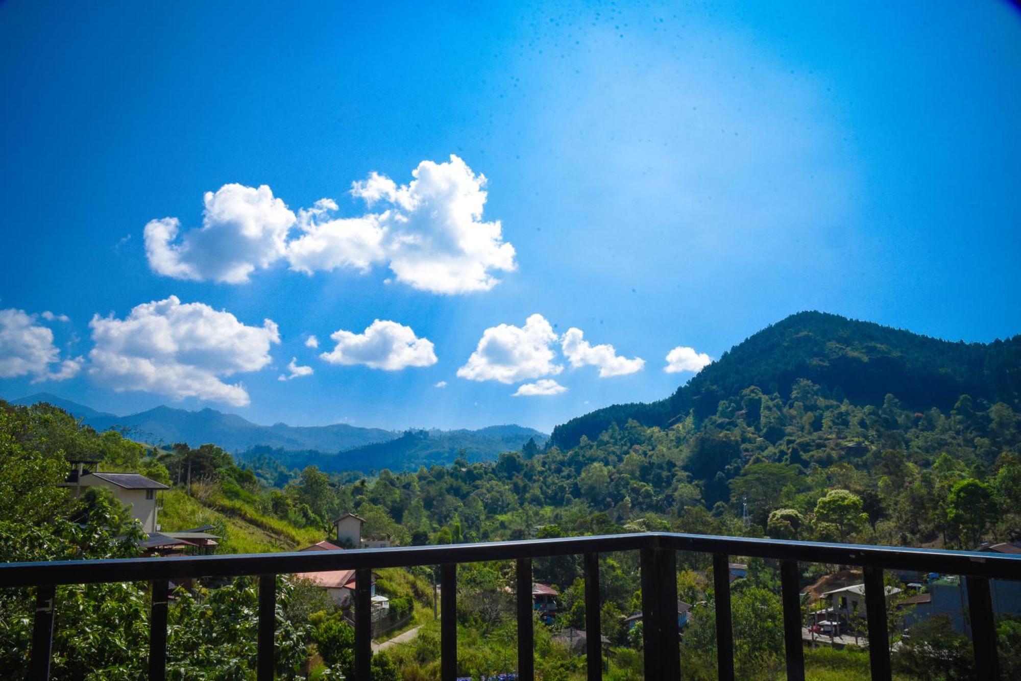 Ever Breeze Ella Hotel ภายนอก รูปภาพ