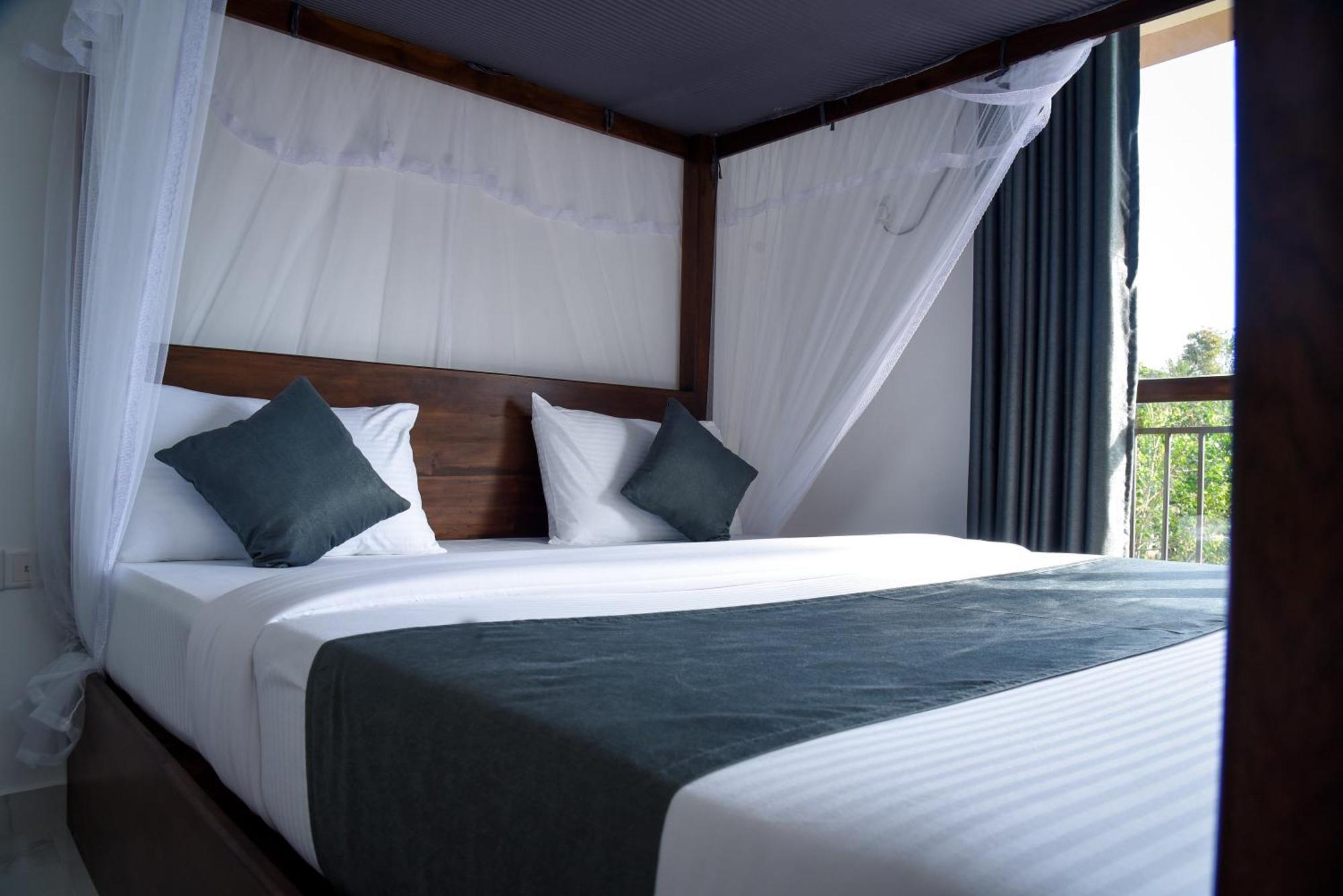 Ever Breeze Ella Hotel ภายนอก รูปภาพ