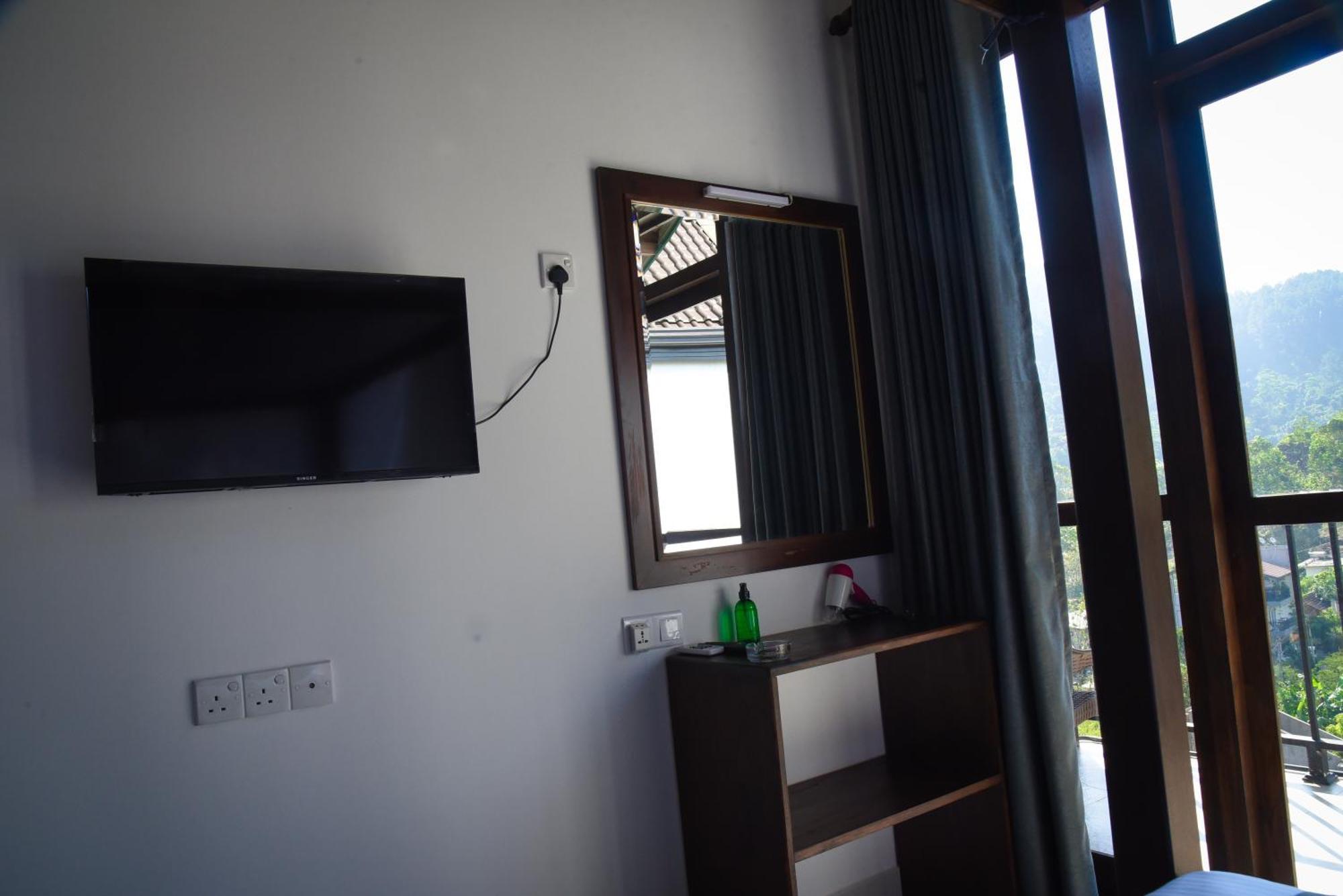 Ever Breeze Ella Hotel ภายนอก รูปภาพ