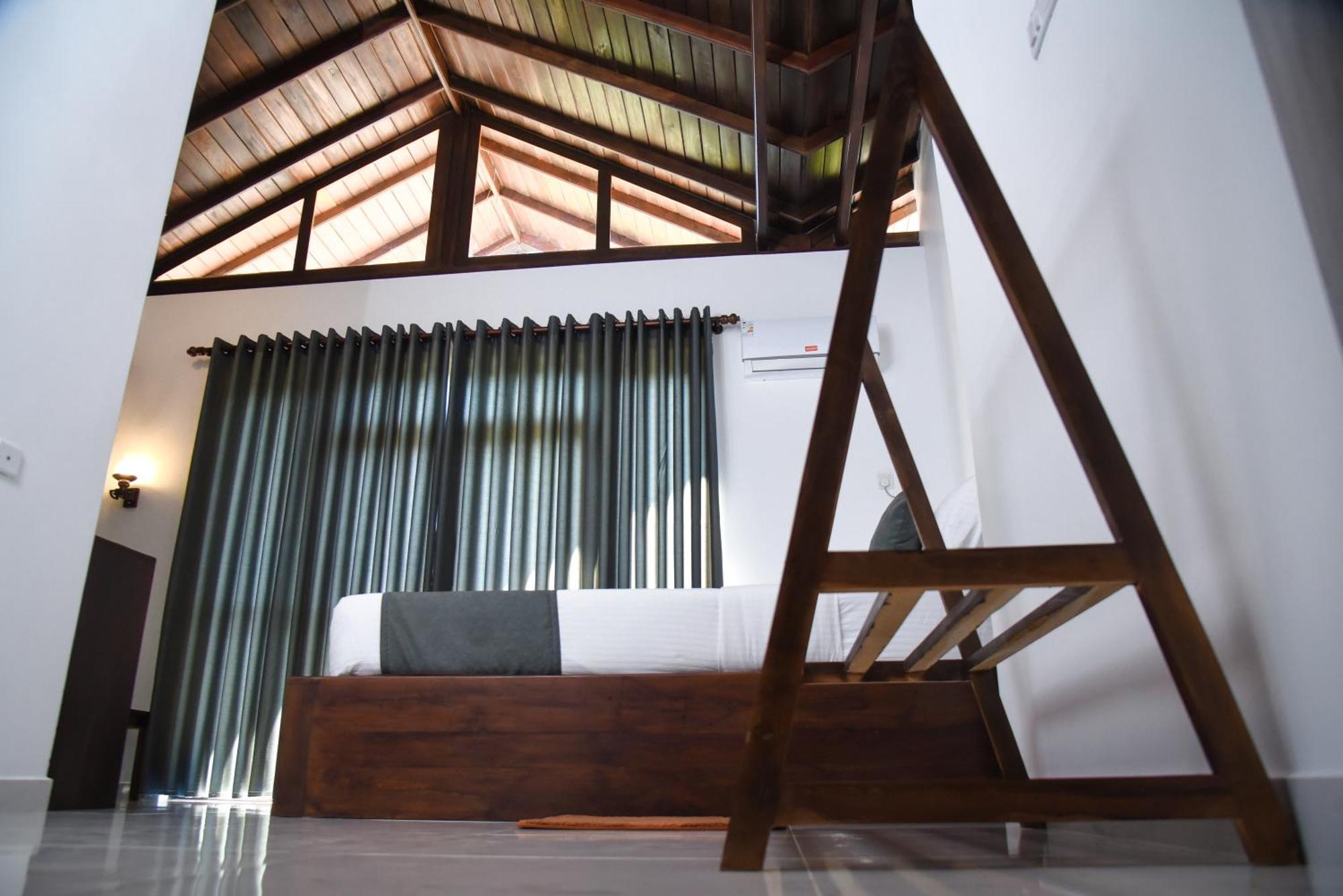 Ever Breeze Ella Hotel ภายนอก รูปภาพ